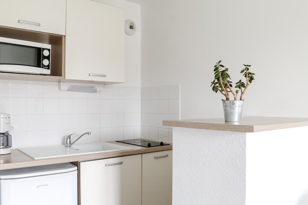 Le Fleur"H"On 11 D'Honfleur, T2 En Residence Avec Piscine, Wifi Et Parking Gratuits エクモヴィル エクステリア 写真